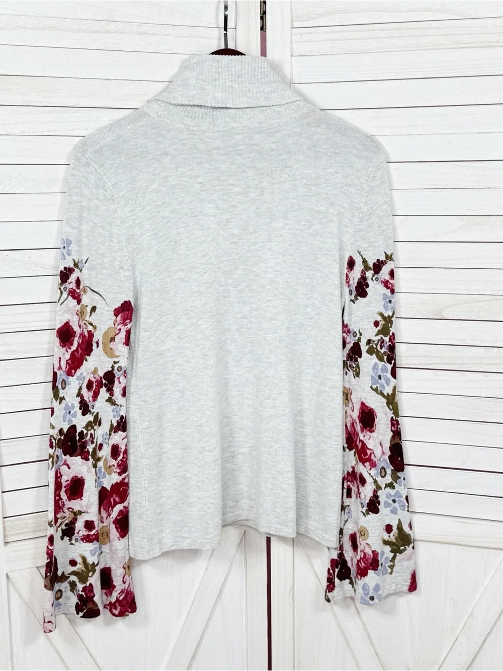 Rain + Rose Floral Statement Bell Sleeve‎ Turtleneck Sweater Grey Pink Large